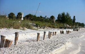 Idyllic Beachfront in Unique Casey Key - Osprey, Florida