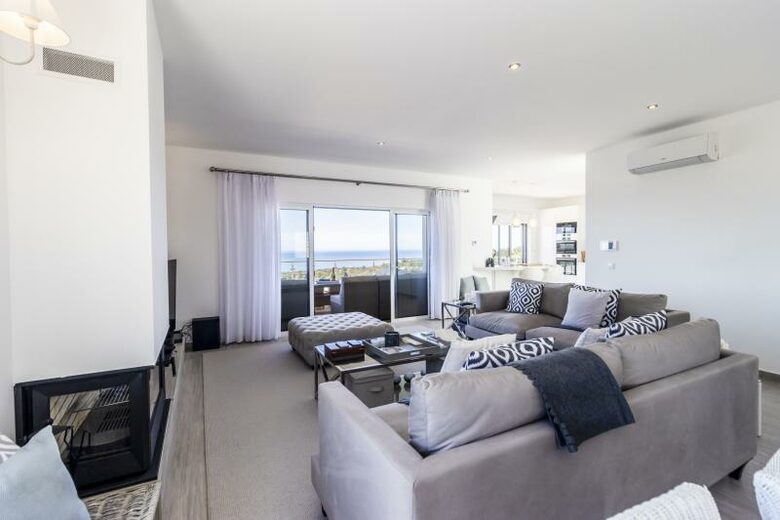 Stunning Algarve Villa (20 mins from Lagos) - Budens, Portugal