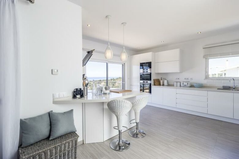 Stunning Algarve Villa (20 mins from Lagos) - Budens, Portugal