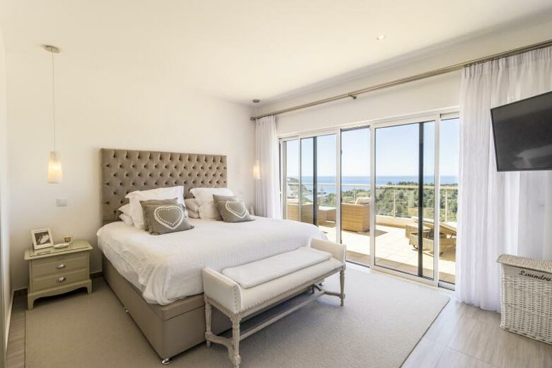 Stunning Algarve Villa (20 mins from Lagos) - Budens, Portugal