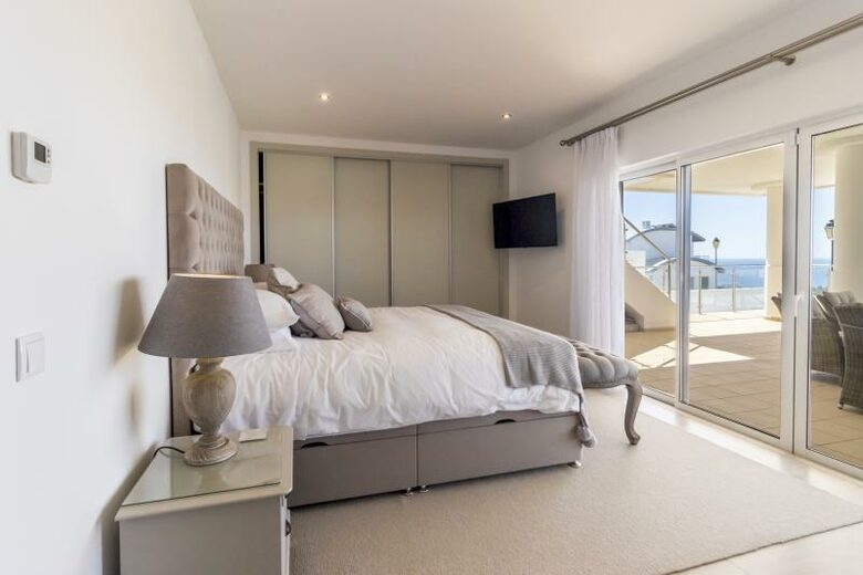 Stunning Algarve Villa (20 mins from Lagos) - Budens, Portugal