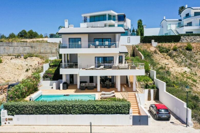 Stunning Algarve Villa (20 mins from Lagos) - Budens, Portugal