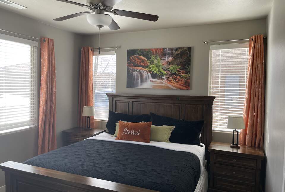 "Canyon's End" King Bedroom, Ensuite Bath, Main level