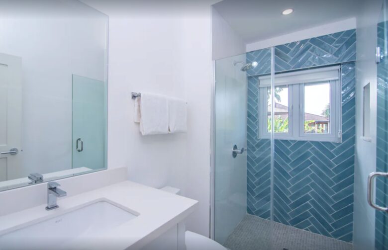 Bedroom 1 ensuite bath