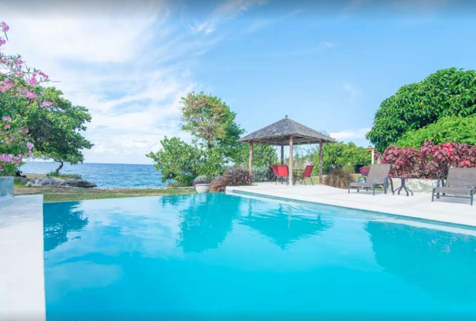 Shared outdoor infinity pool