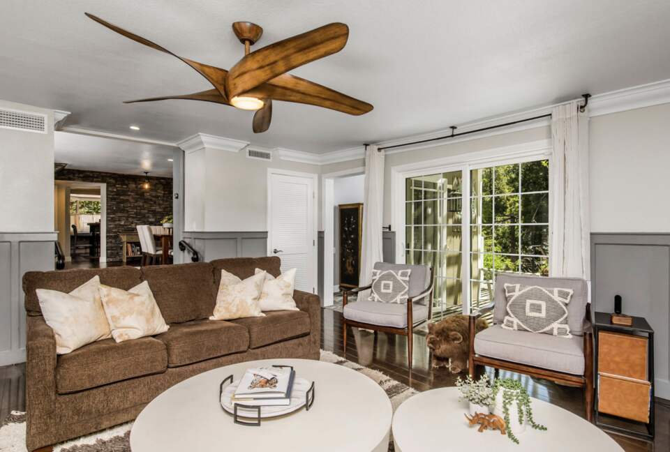 Beautiful Modern Home Walking Distance to Arrowhead Lake and Village - Lake Arrowhead, California