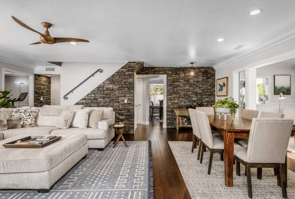 Beautiful Modern Home Walking Distance to Arrowhead Lake and Village - Lake Arrowhead, California