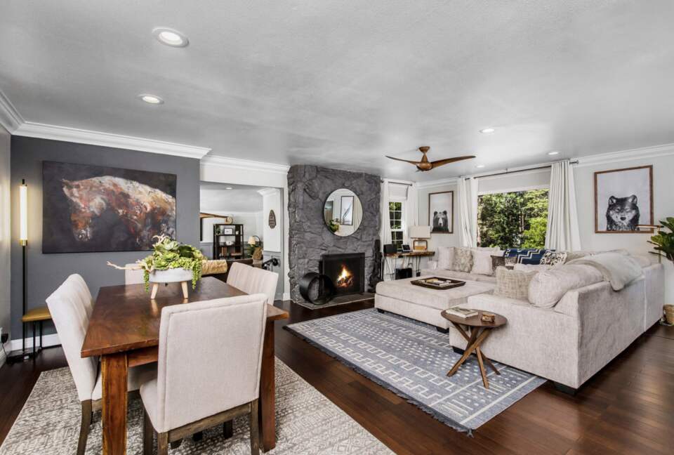 Beautiful Modern Home Walking Distance to Arrowhead Lake and Village - Lake Arrowhead, California