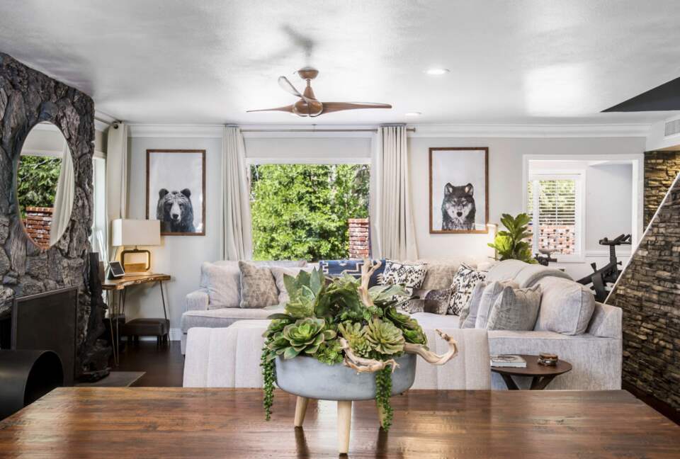 Beautiful Modern Home Walking Distance to Arrowhead Lake and Village - Lake Arrowhead, California