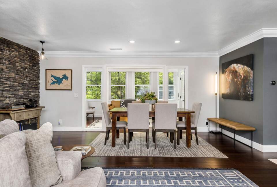 Beautiful Modern Home Walking Distance to Arrowhead Lake and Village - Lake Arrowhead, California