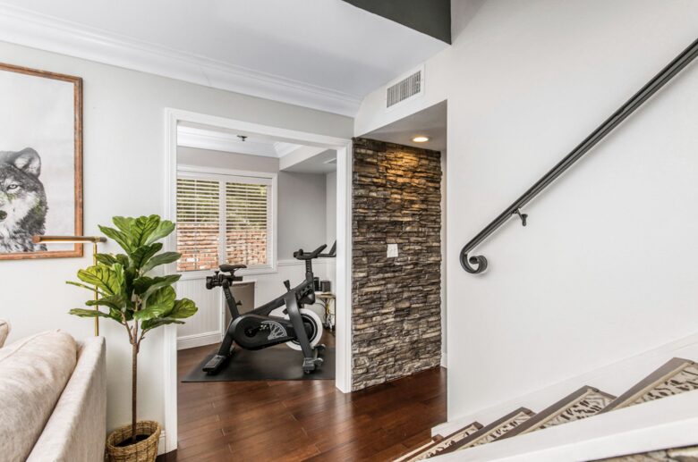 Beautiful Modern Home Walking Distance to Arrowhead Lake and Village - Lake Arrowhead, California