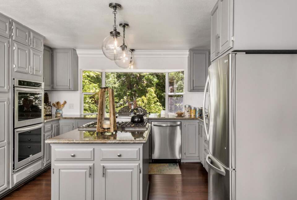 Beautiful Modern Home Walking Distance to Arrowhead Lake and Village - Lake Arrowhead, California