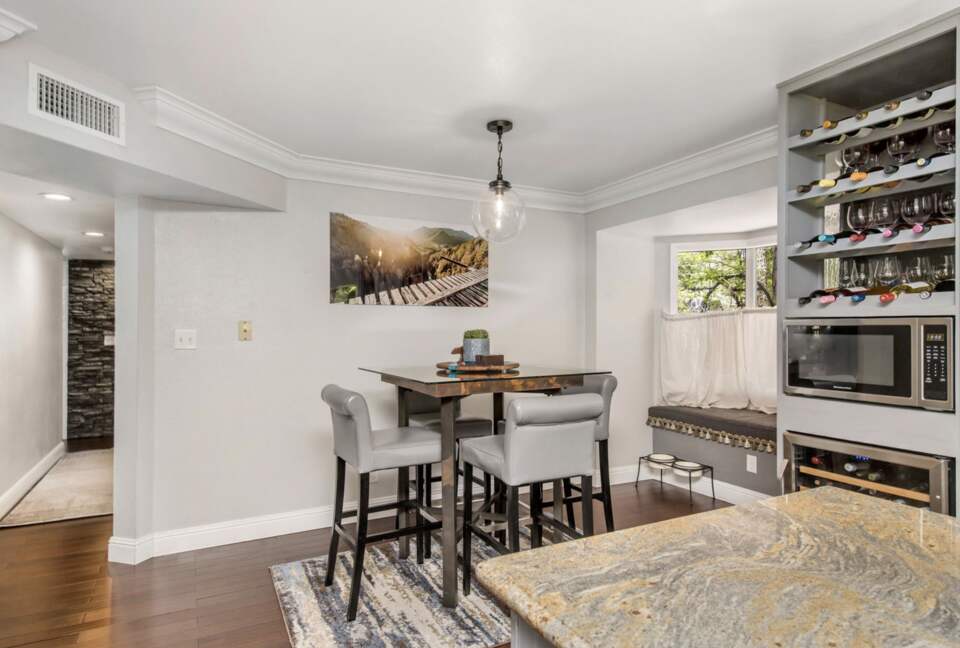 Beautiful Modern Home Walking Distance to Arrowhead Lake and Village - Lake Arrowhead, California