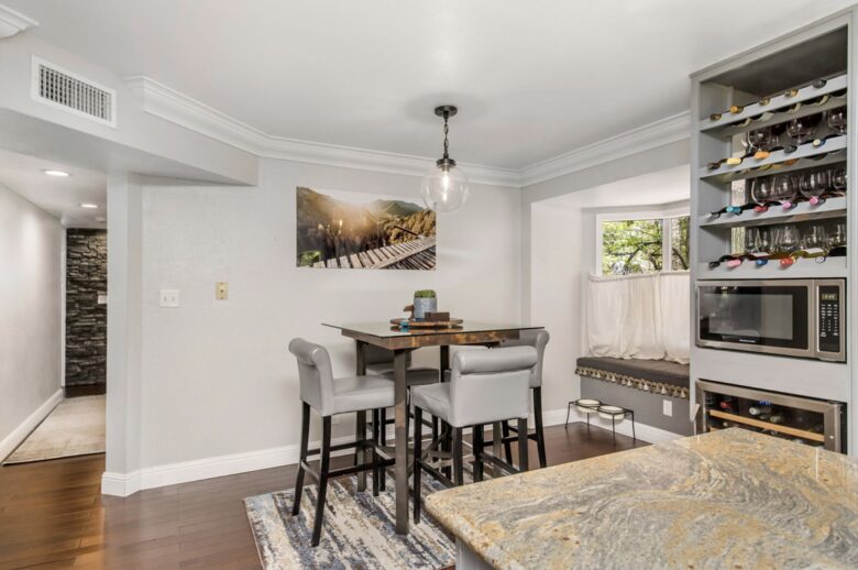 Beautiful Modern Home Walking Distance to Arrowhead Lake and Village - Lake Arrowhead, California