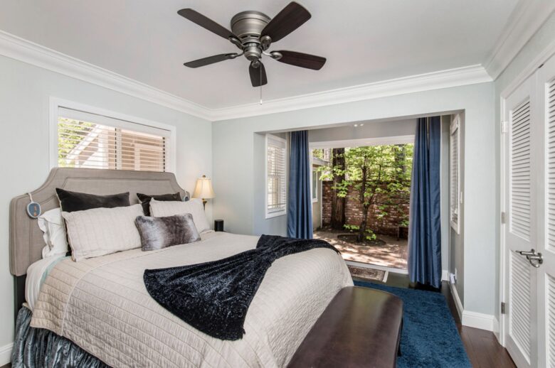 Beautiful Modern Home Walking Distance to Arrowhead Lake and Village - Lake Arrowhead, California