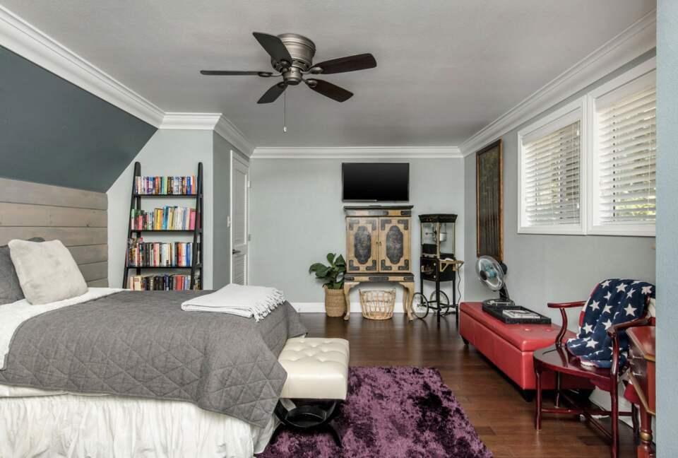 Beautiful Modern Home Walking Distance to Arrowhead Lake and Village - Lake Arrowhead, California