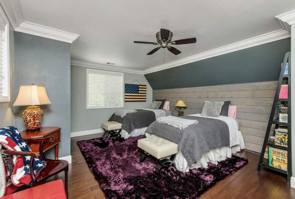 Beautiful Modern Home Walking Distance to Arrowhead Lake and Village - Lake Arrowhead, California