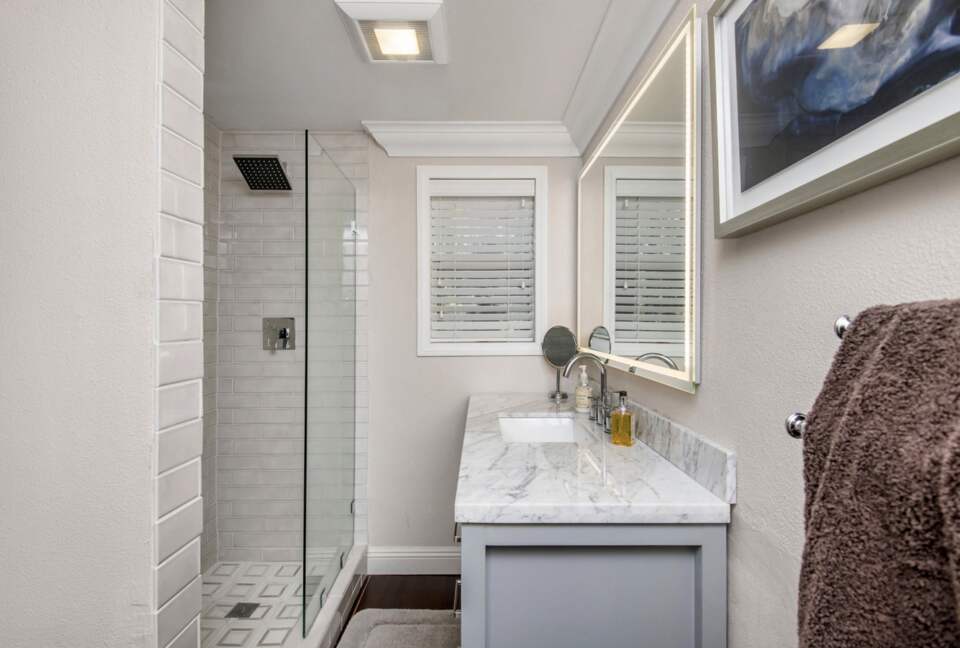 Beautiful Modern Home Walking Distance to Arrowhead Lake and Village - Lake Arrowhead, California