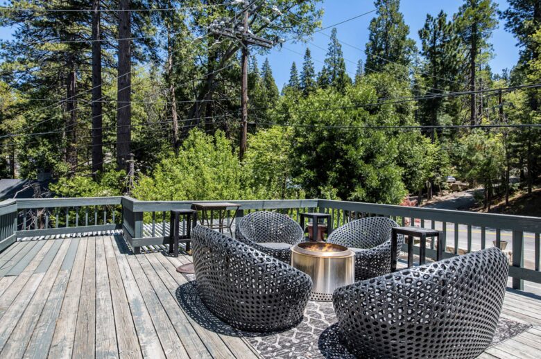 Beautiful Modern Home Walking Distance to Arrowhead Lake and Village - Lake Arrowhead, California