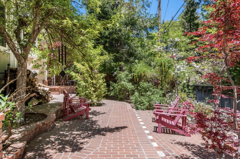 Beautiful Modern Home Walking Distance to Arrowhead Lake and Village - Lake Arrowhead, California