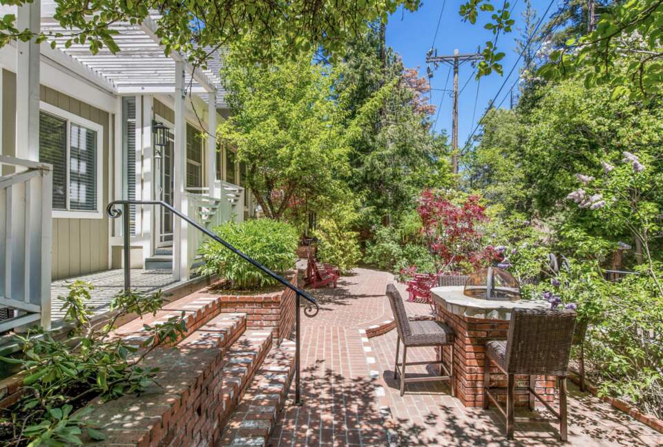 Beautiful Modern Home Walking Distance to Arrowhead Lake and Village - Lake Arrowhead, California