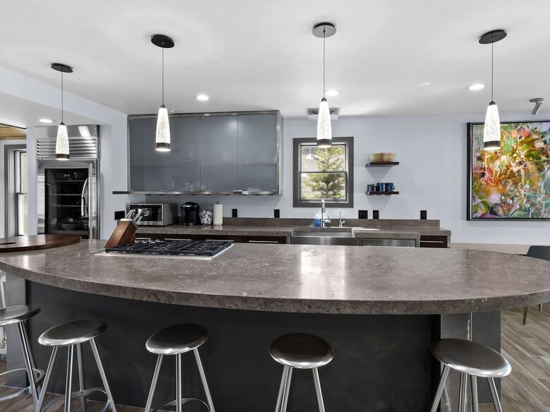 The SnowFun Wine Chalet | Close to Downtown with a Spa, Game Room & Mud Room - Park City, Utah