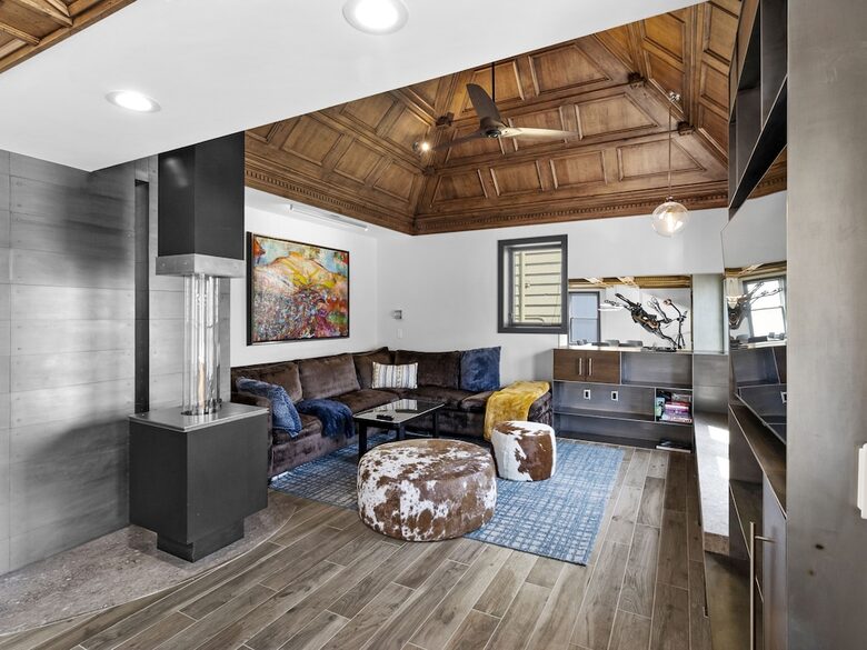 The SnowFun Wine Chalet | Close to Downtown with a Spa, Game Room & Mud Room - Park City, Utah