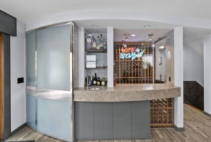 The SnowFun Wine Chalet | Close to Downtown with a Spa, Game Room & Mud Room - Park City, Utah