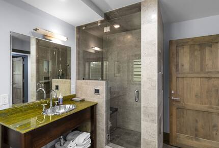 The SnowFun Wine Chalet | Close to Downtown with a Spa, Game Room & Mud Room - Park City, Utah