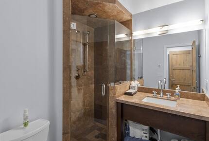 The SnowFun Wine Chalet | Close to Downtown with a Spa, Game Room & Mud Room - Park City, Utah