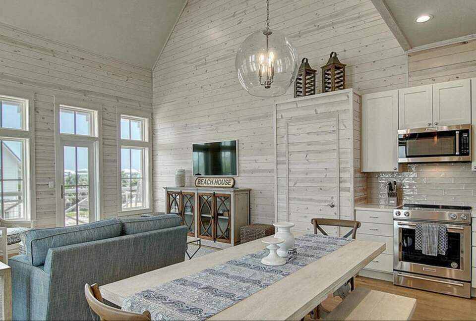 Gorgeous Townhome with Resort-Like Amenities - Port Aransas, Texas