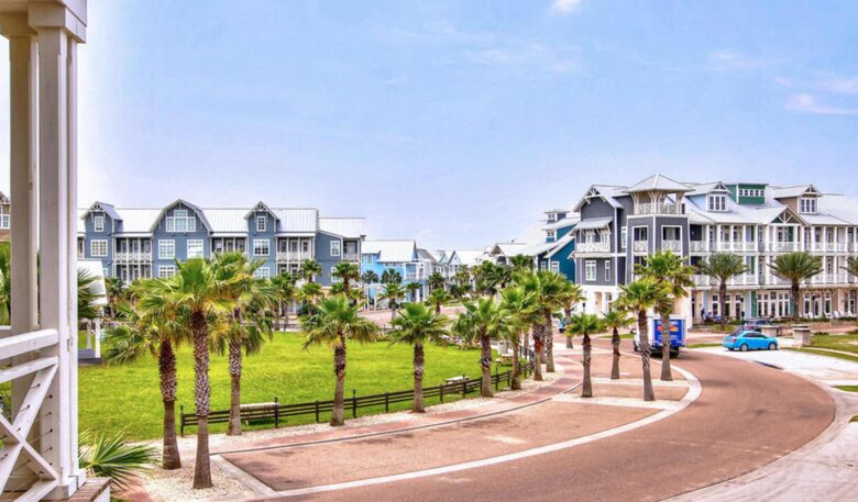 Gorgeous Townhome with Resort-Like Amenities - Port Aransas, Texas