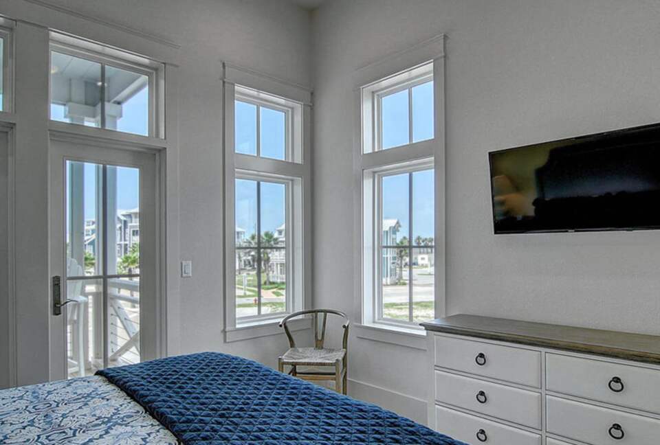Gorgeous Townhome with Resort-Like Amenities - Port Aransas, Texas