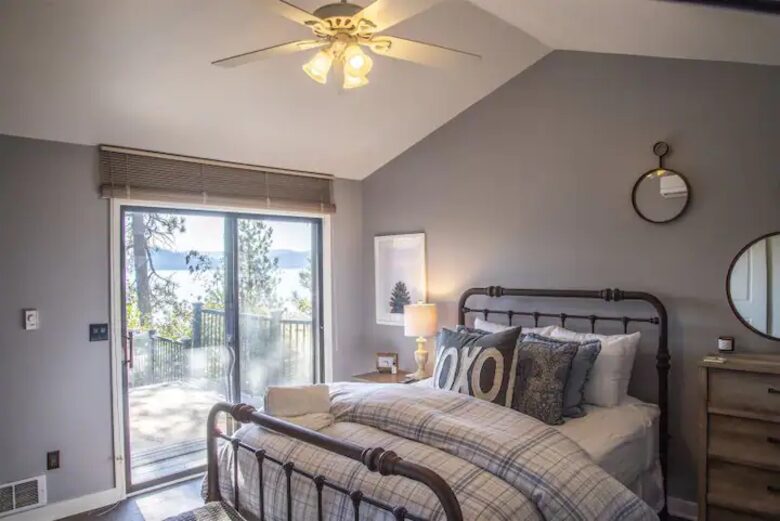 Charming Lakefront Home on Pristine Lake Coeur d' Alene - Coeur d'Alene, Idaho