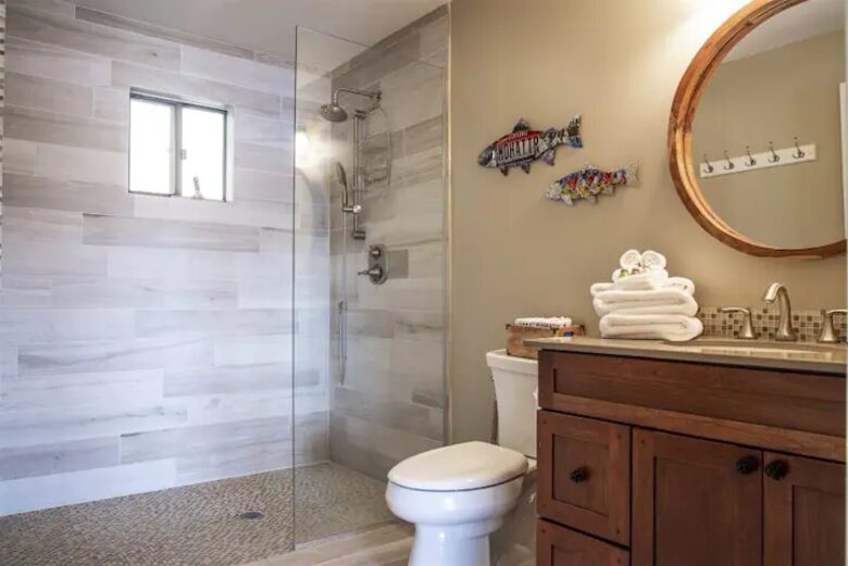 Charming Lakefront Home on Pristine Lake Coeur d' Alene - Coeur d'Alene, Idaho