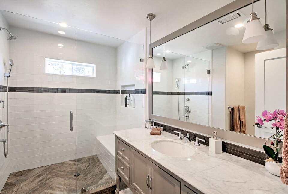 Sonoma Sunsets | With patio and vineyard views - Sonoma, California