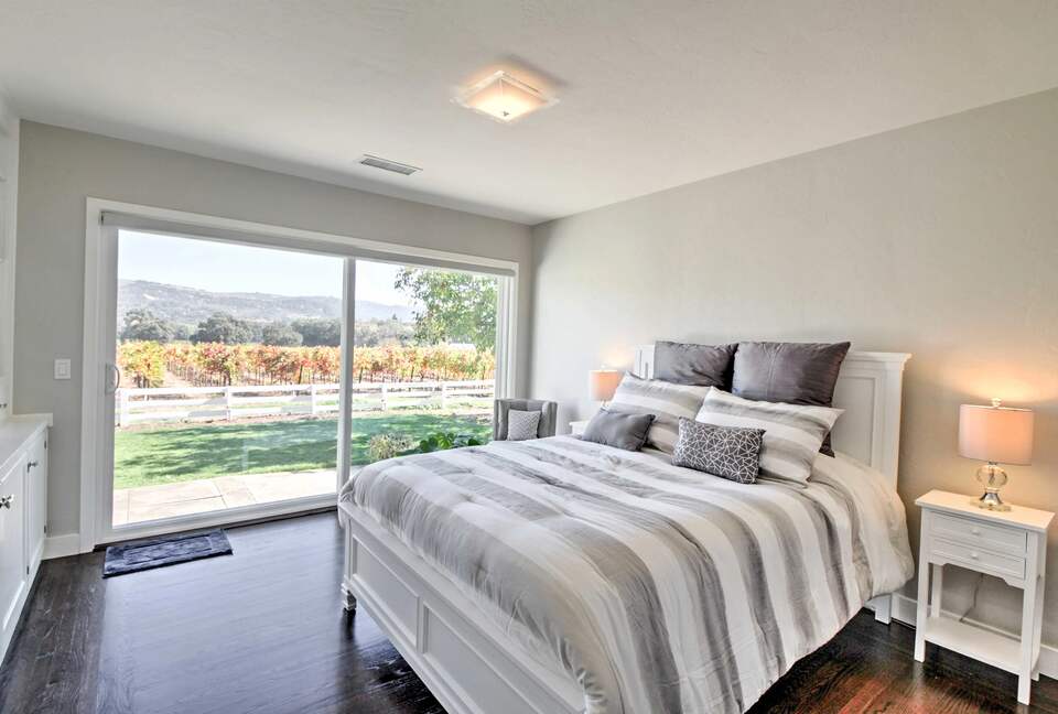 Sonoma Sunsets | With patio and vineyard views - Sonoma, California