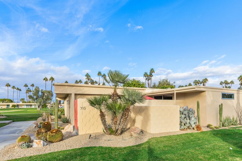 MidCentury Beauty | On golf course with a pool - Palm Springs, California