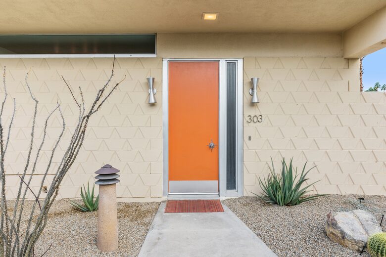 MidCentury Beauty | On golf course with a pool - Palm Springs, California