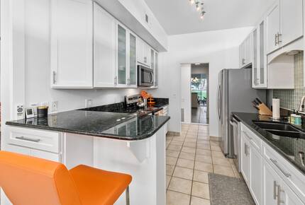 MidCentury Beauty | On golf course with a pool - Palm Springs, California