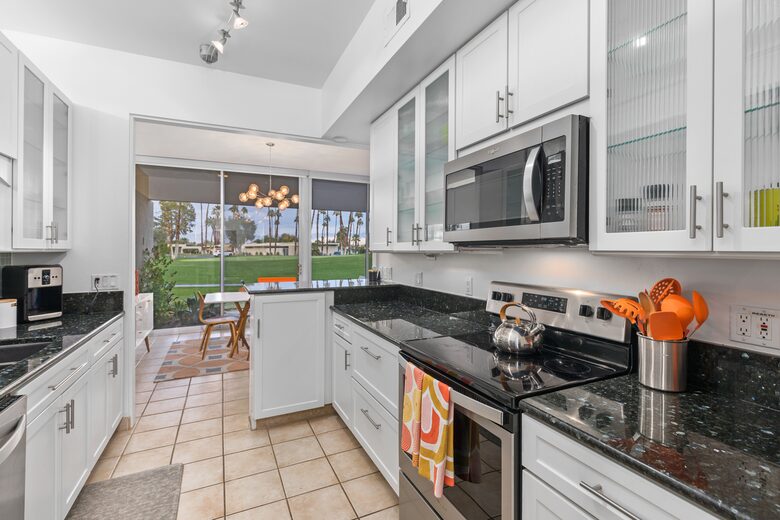 MidCentury Beauty | On golf course with a pool - Palm Springs, California