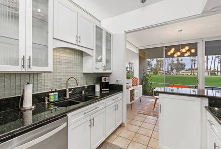 MidCentury Beauty | On golf course with a pool - Palm Springs, California