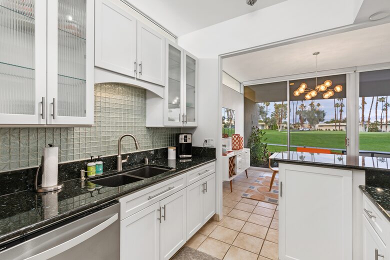 MidCentury Beauty | On golf course with a pool - Palm Springs, California