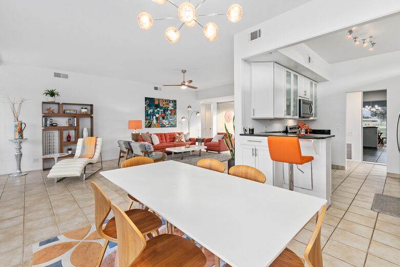 MidCentury Beauty | On golf course with a pool - Palm Springs, California