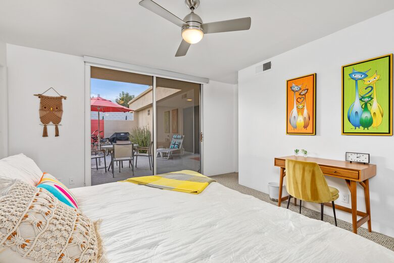 MidCentury Beauty | On golf course with a pool - Palm Springs, California