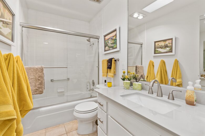 MidCentury Beauty | On golf course with a pool - Palm Springs, California