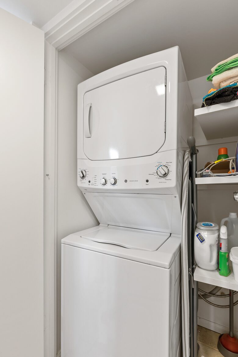 MidCentury Beauty | On golf course with a pool - Palm Springs, California