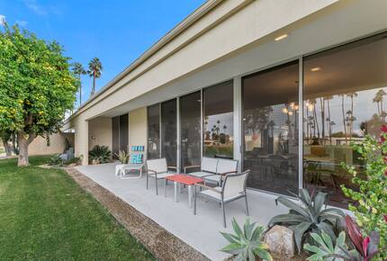 MidCentury Beauty | On golf course with a pool - Palm Springs, California