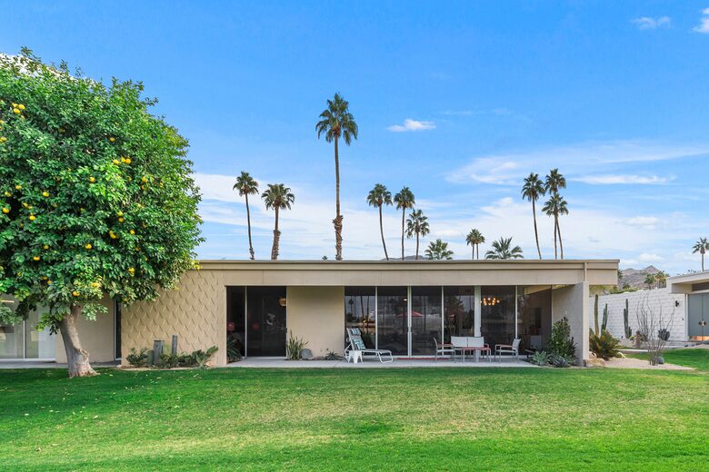 MidCentury Beauty | On golf course with a pool - Palm Springs, California
