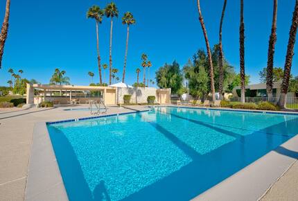 MidCentury Beauty | On golf course with a pool - Palm Springs, California